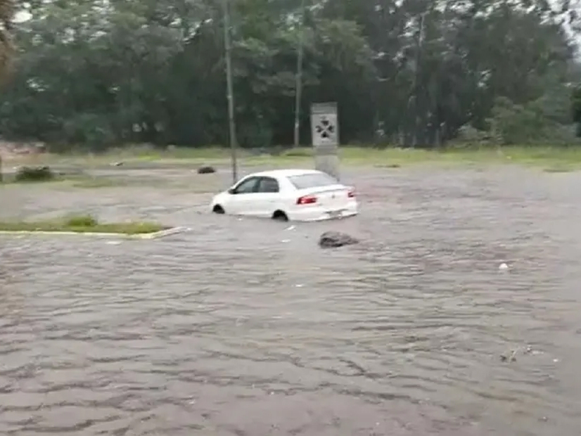 Tempestade provoca alagamentos e derruba muros em diferentes pontos de Marília