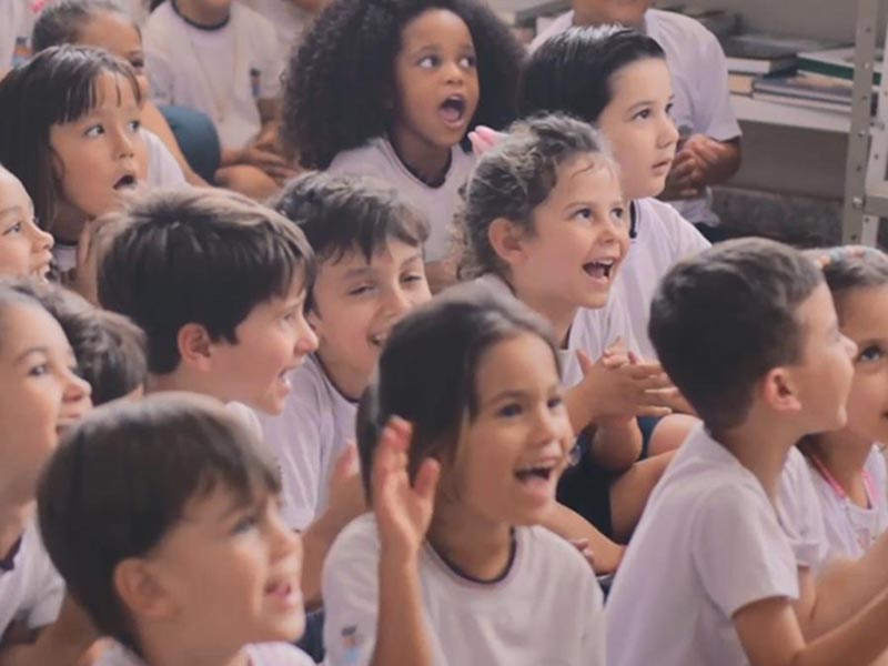 Contação de Histórias atrai estudantes para a Biblioteca Municipal