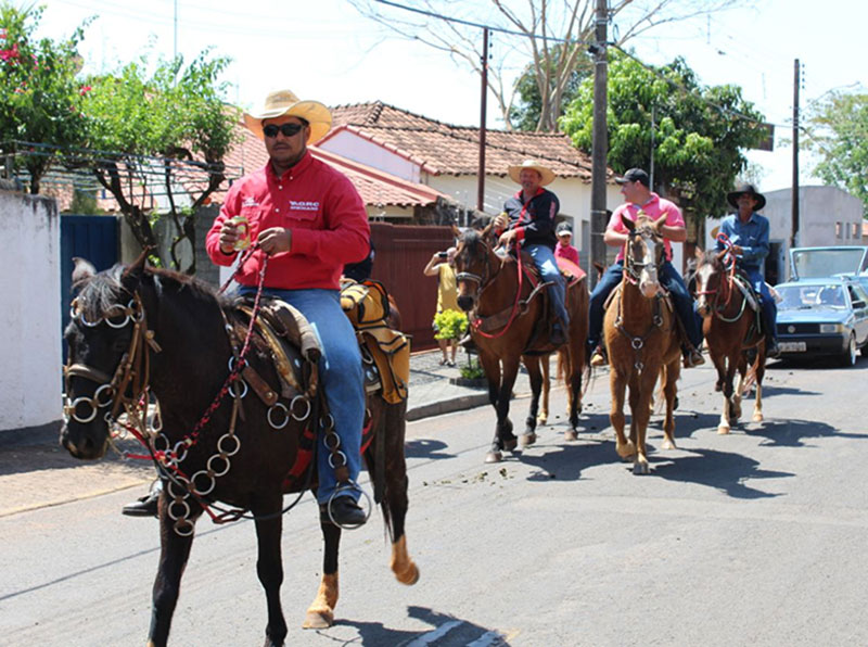 1ª Cavalgada da Independência movimentou Sapezal no final de semana