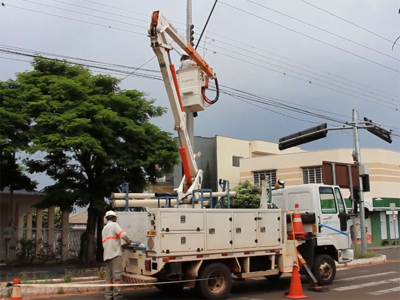 Siqueira Campos e Avenida Paraguaçu ganham iluminação de led