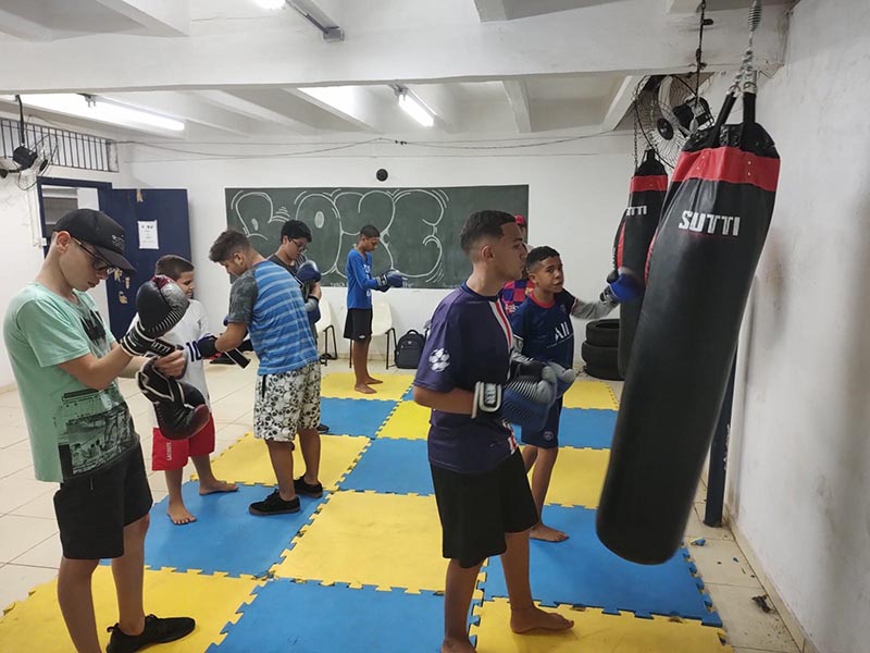 Aulas de Boxe desenvolvidas no Ginásio 'Sylvio de Magalhães Padilha' são sucesso absoluto