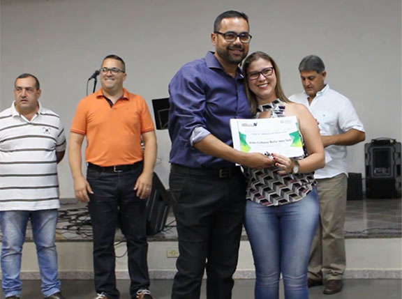 Associação Comercial entrega certificados para concluintes do curso de Formação em Vendas