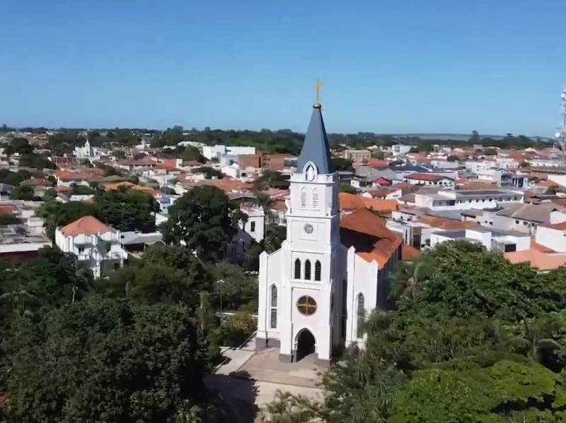 Paraguaçu Paulista celebra seus 99 anos com tradicional desfile comemorativo na Av. Paraguaçu