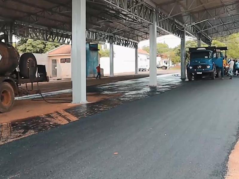 Após cobertura, espaço da Feira Livre da Barra Funda recebe também nova pavimentação