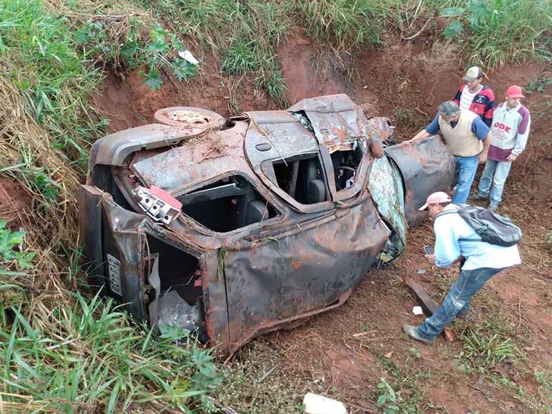 Homem de 30 anos morre após capotar o veículo em Paraguaçu