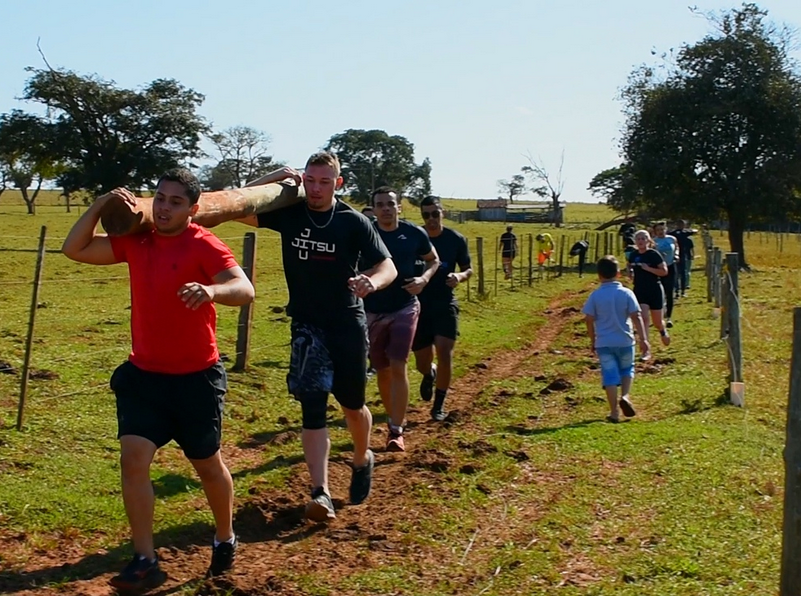 Cineasta Alef Rodrigues registra Treino de Cross Training em cenário envolvente de Paraguaçu