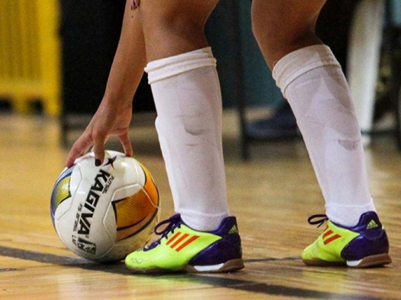 Vereador pede informações sobre a contratação de professor de futebol e futsal feminino