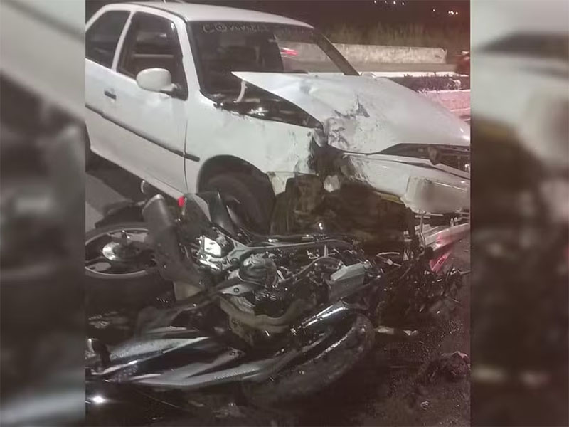 Jovem morre após bater motocicleta contra carro no centro de Bauru