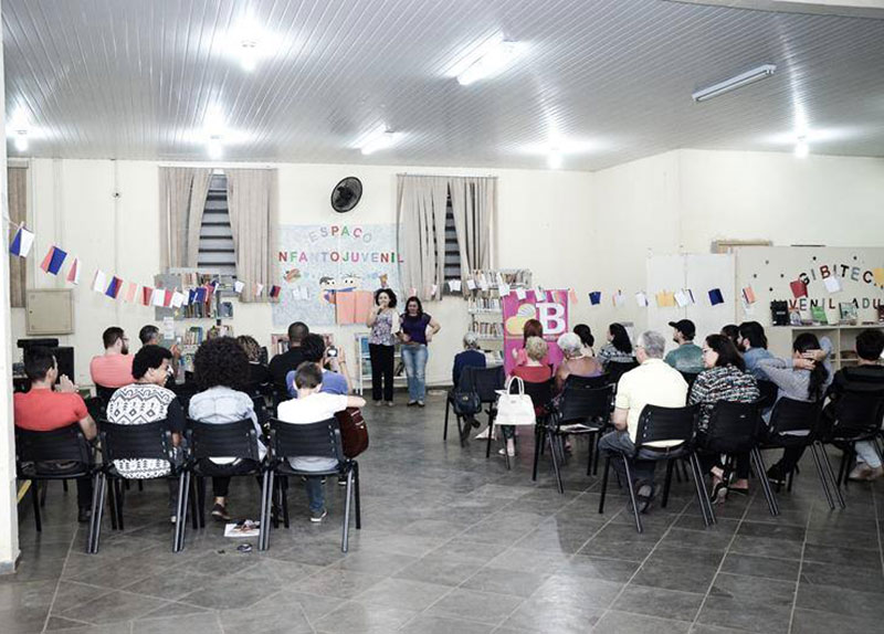 Sarau encerra com chave de ouro a Semana da Biblioteca em Paraguaçu