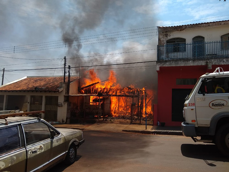 Homem é preso suspeito de incendiar casa da ex-mulher em Bastos