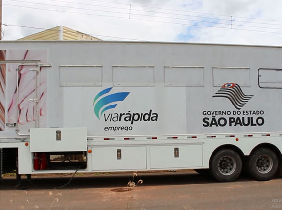 Paraguaçu recebe a carreta do Via Rápida Emprego