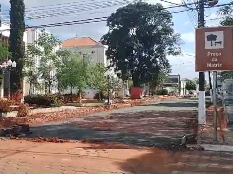 Seguem as obras de reabertura da Rua Irmã Gomes, no centro de Paraguaçu