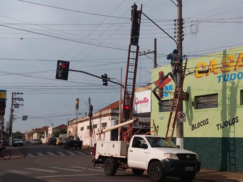 Substituição total da iluminação pública por LED em Paraguaçu deve ocorrer em até 6 meses