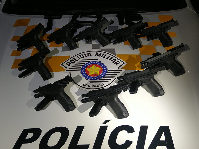 Polícia Rodoviária apreende dez pistolas em fundo falso de veículo durante operação em Tarumã