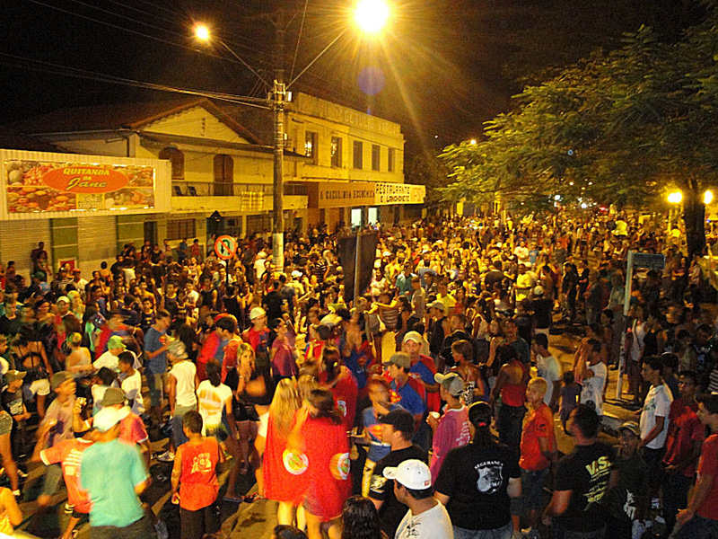 Carnaval em Quatá terá show de Pagode e DJ no Pátio da Fepasa