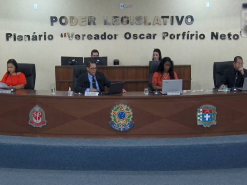 Vereadores aprovam requerimentos e projetos na última reunião ordinária da Legislatura