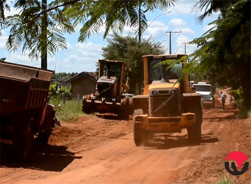 Estrada destruída pela chuva no Rancho Alegre é recuperada