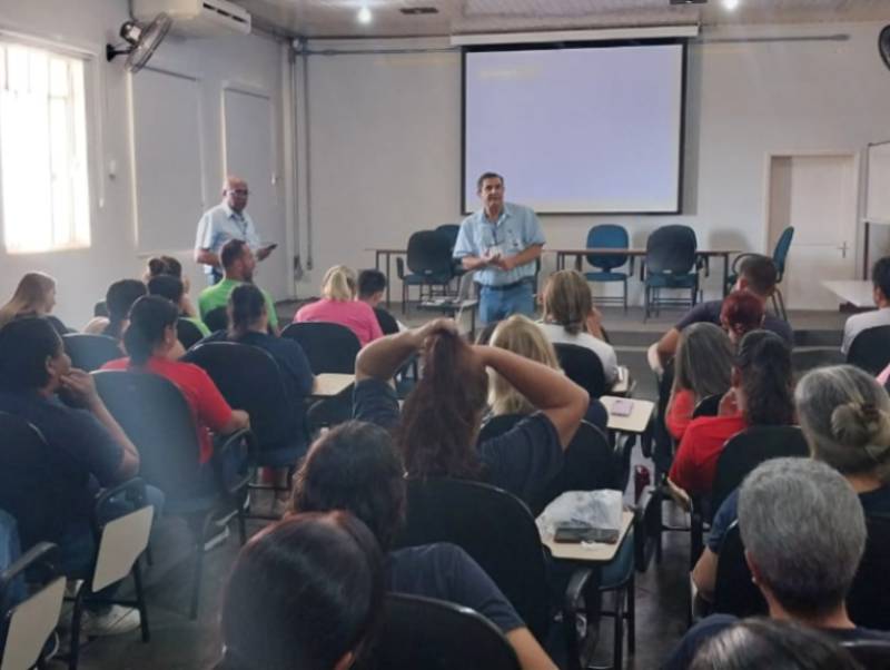 Agentes participam de treinamento com equipe técnica da GVE de Assis