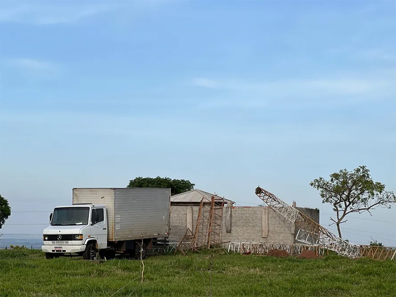 Torre de rádio cai e mata trabalhadores em Botucatu