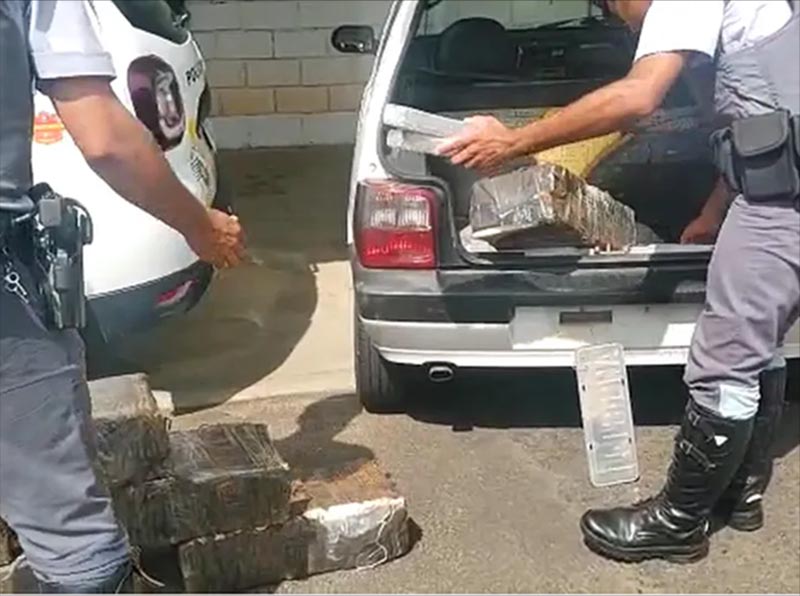 Polícia prende homem que viajava com quase 230 kg de maconha em Marília