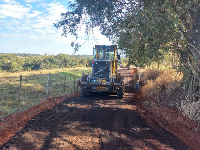 Departamento de Obras segue realizando manutenção e melhorias em estradas rurais de Paraguaçu