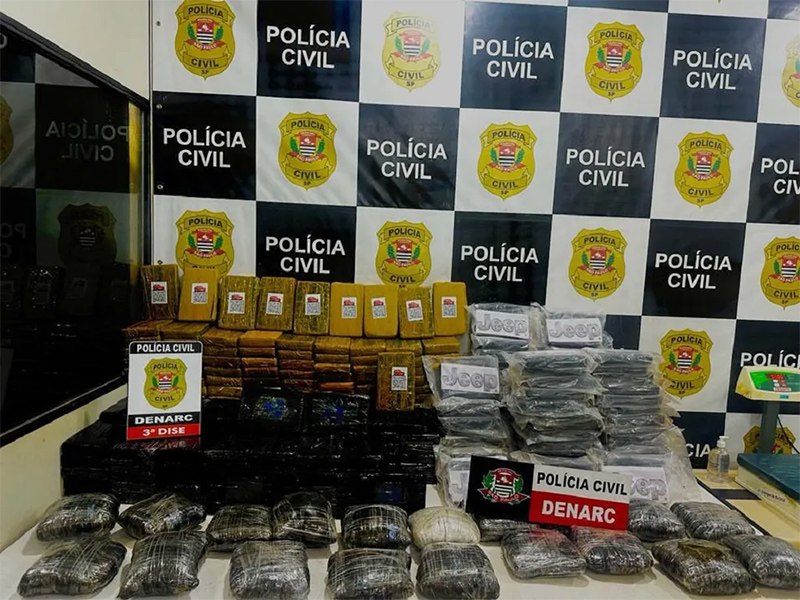 Fiscalização prende dois homens pelo transporte de mais de 300kg de cocaína e maconha em Rancharia