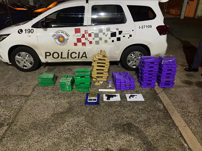 Casal é preso com 121 quilos de maconha e arma falsa em Jaú