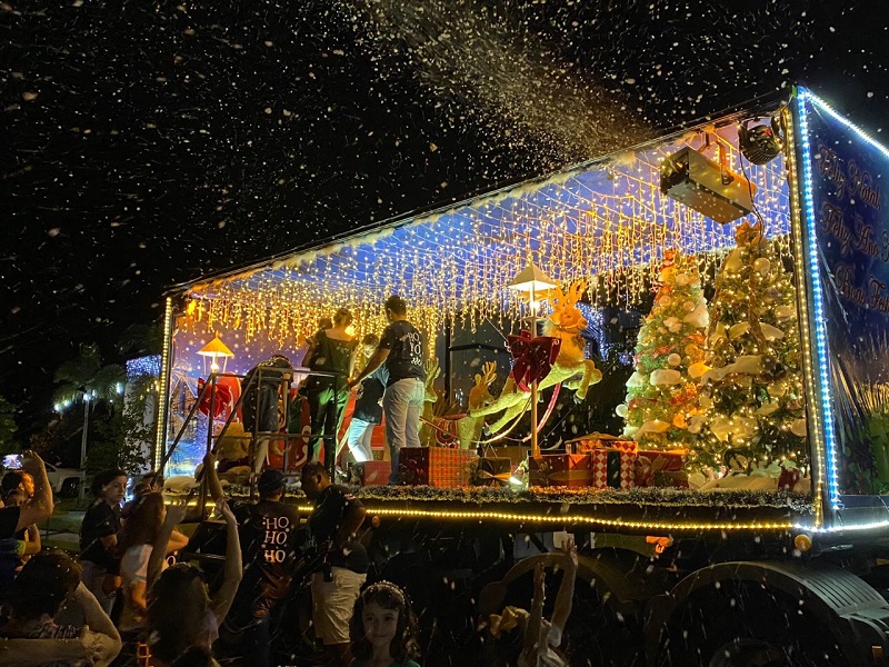 Carreta de natal do Grupo Hengel passa por Paraguaçu Paulista nesta segunda-feira