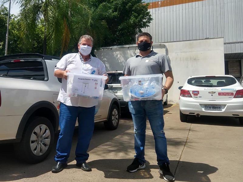 Santa Casa recebe unidades de capacete respirador doados pela Plasütil