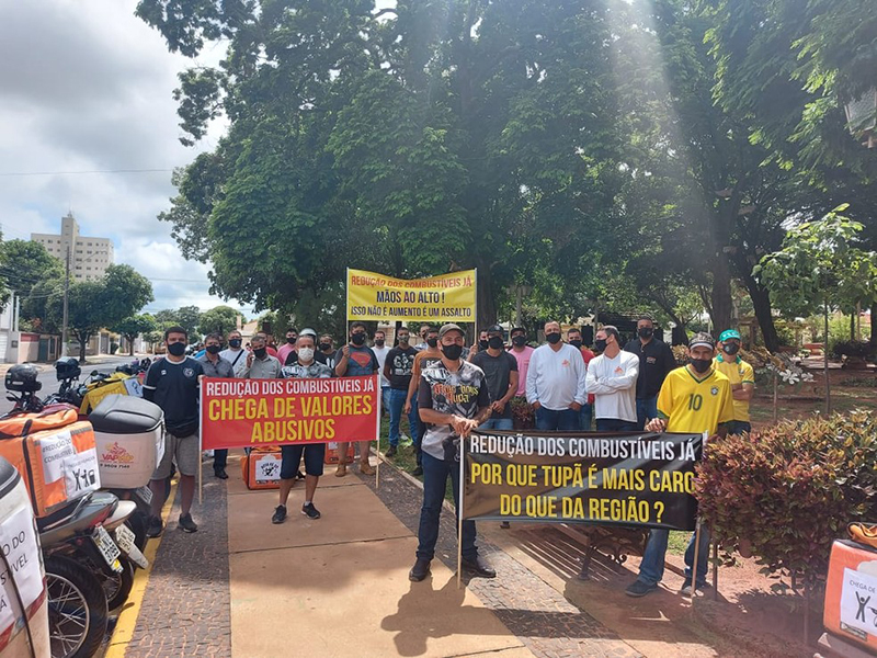 Motociclistas protestam contra preços dos combustíveis em Tupã