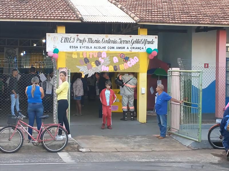 Escola Municipal desenvolve projeto de Poesias e Parlendas com os estudantes do ensino infantil