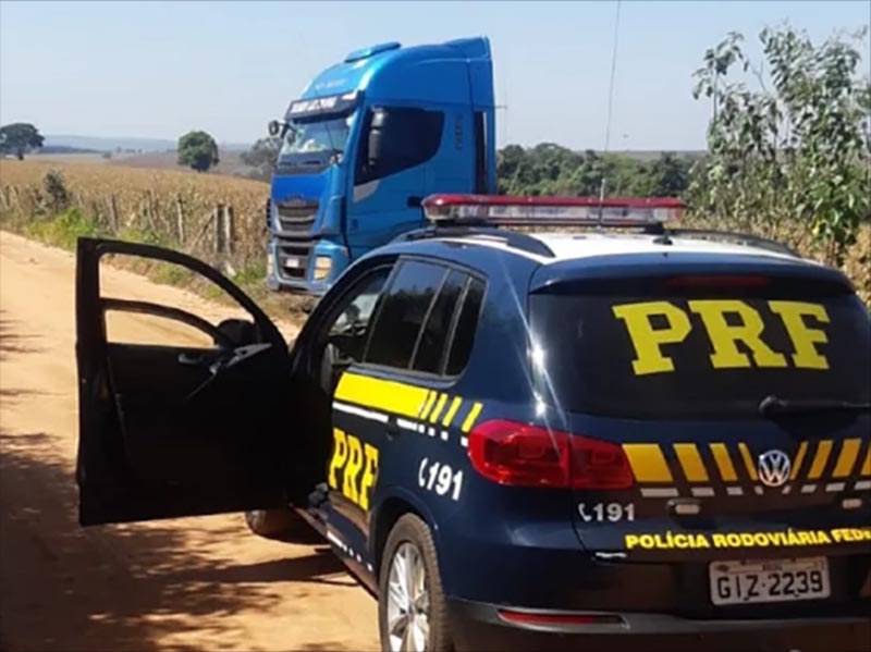 PRF prende caminhoneiro em Ourinhos suspeito de envolvimento em roubo de carga