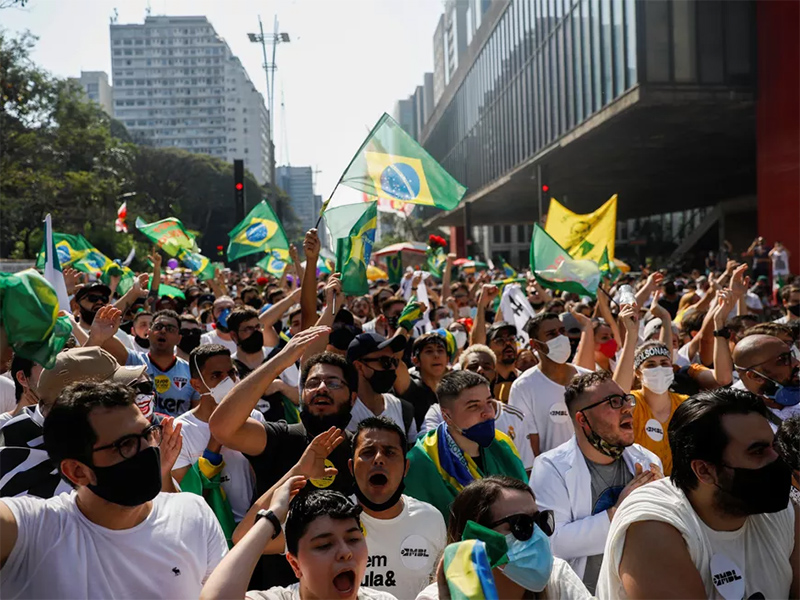 Capitais registram manifestações contra o governo federal
