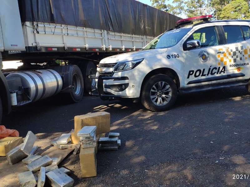 Caminhoneiro é preso com mais de 500 quilos de cocaína em rodovia de Palmital