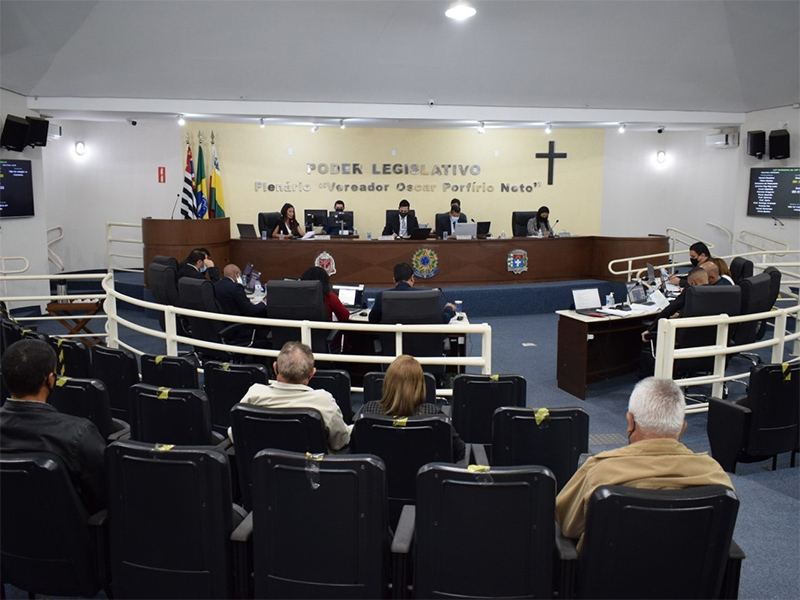 Em reunião ordinária realizada nesta segunda (2) vereadores apresentam requerimentos e indicações