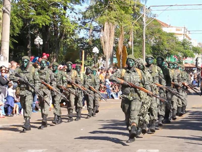 Desfile do Centenário deverá contar com a participação de 60 instituições nesta quarta-feira, dia 12