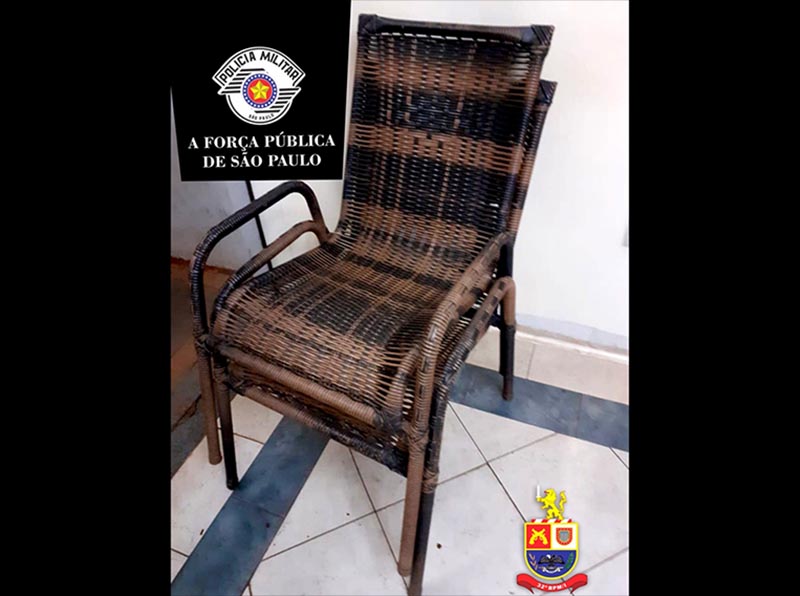 Homem é preso em flagrante após furtar cadeiras de área em Paraguaçu