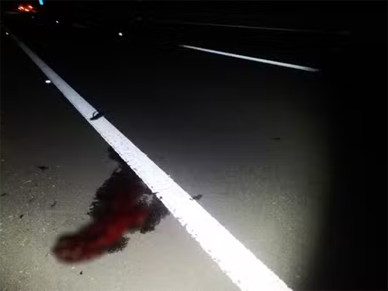 Idoso morre ao ser atropelado por carro enquanto caminhava às margens da rodovia em Prudente