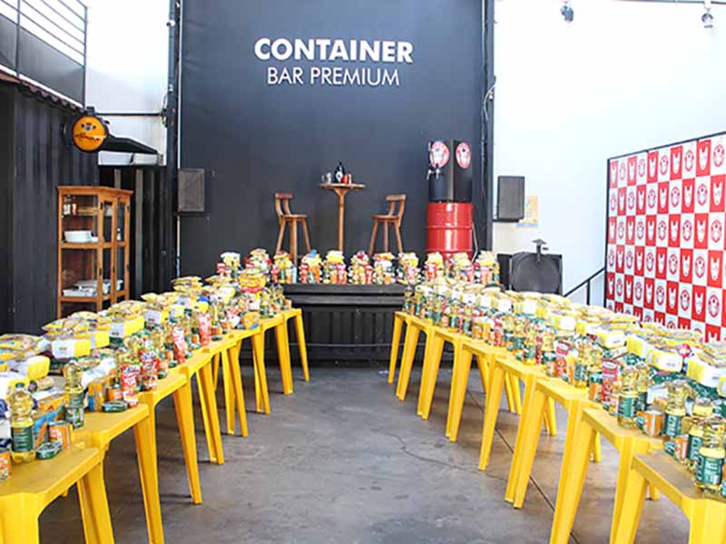 Live Beneficente do Container arrecada 55 cestas básicas