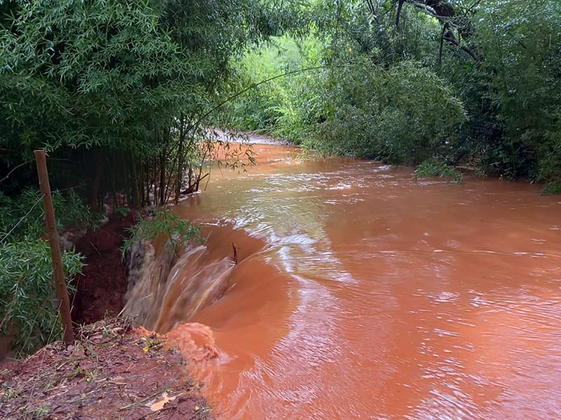 Chuvas alagam e danificam estradas rurais em Paraguaçu Paulista