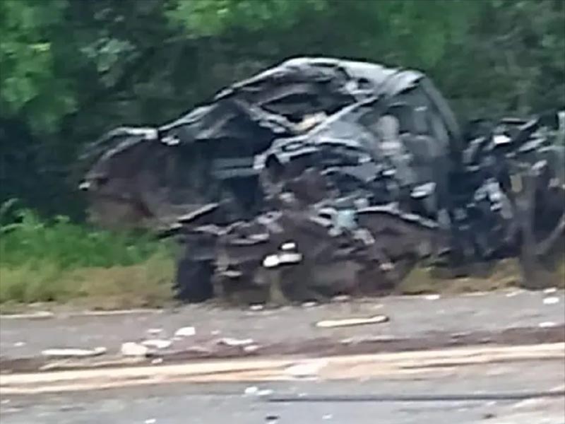 Uma pessoa morre e duas ficam feridas após acidente entre caminhão e carro em Rodovia de Itápolis