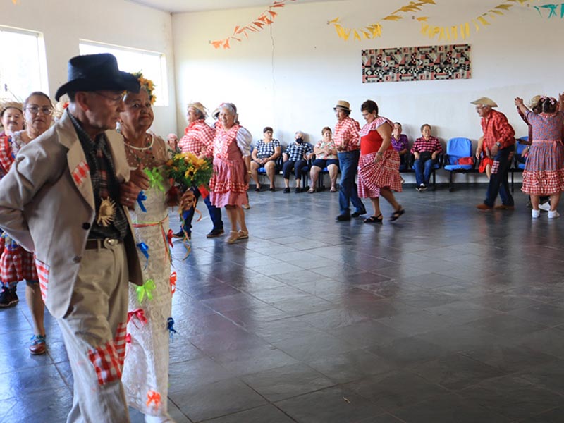 Grande festa em clima de 'arraiá' anima integrantes do CCI