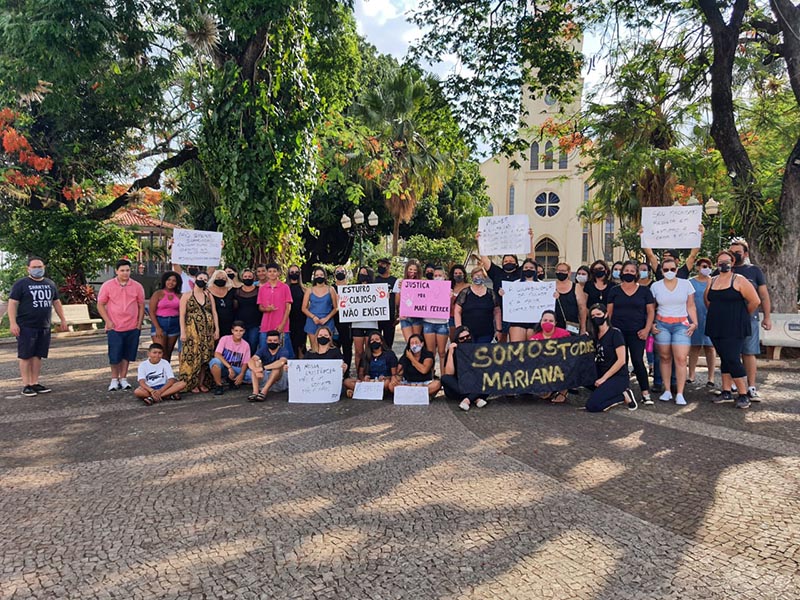 Manifestantes fazem ato em Paraguaçu pedindo justiça por Mariana Ferrer