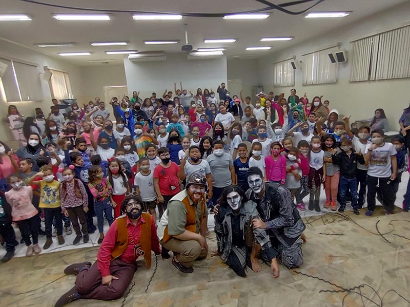 Cia. Bambolina se apresenta para mais de 2 mil crianças com espetáculo patrocinado pela COCAL