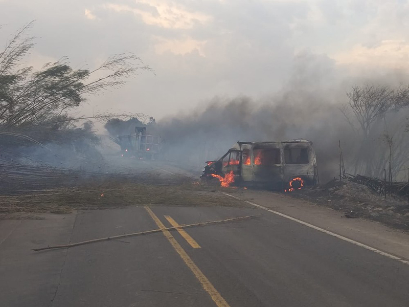 Seis pessoas morrem carbonizadas em acidente em Martinópolis