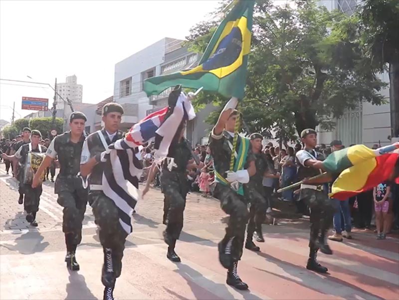 Desfile Cívico em comemoração ao bicentenário da Independência é sucesso em Paraguaçu