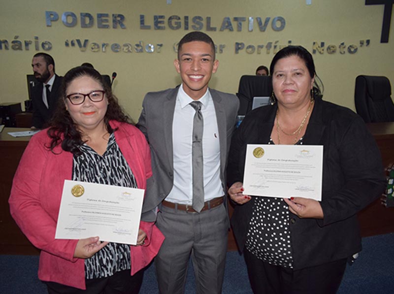 Câmara parabeniza professoras paraguaçuenses por prêmio literário