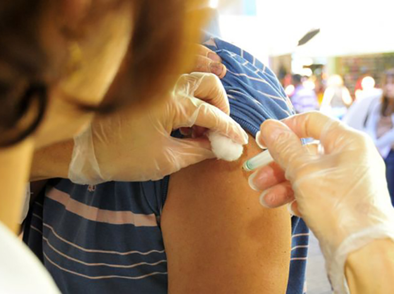 Paraguaçu antecipa vacinação de idosos de 63 anos para amanhã