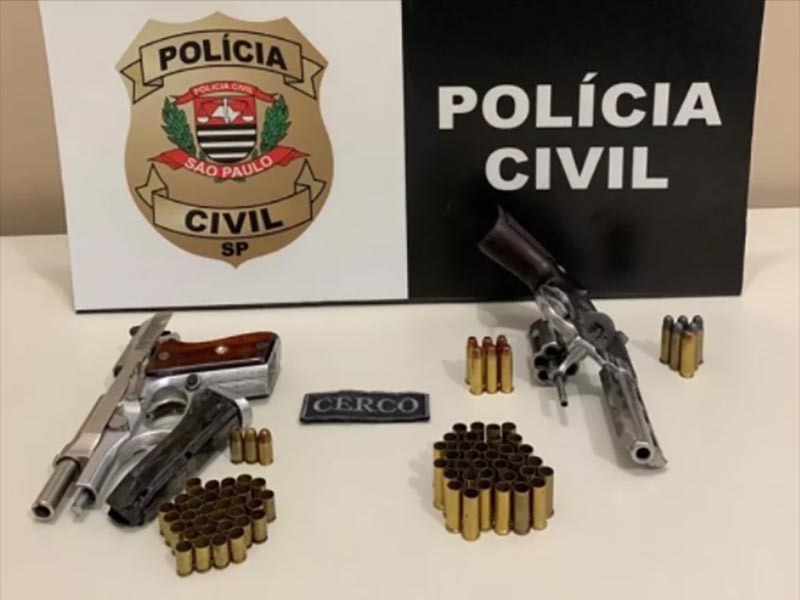 Operação policial prende dois homens e apreende armas de fogo e munições em Martinópolis