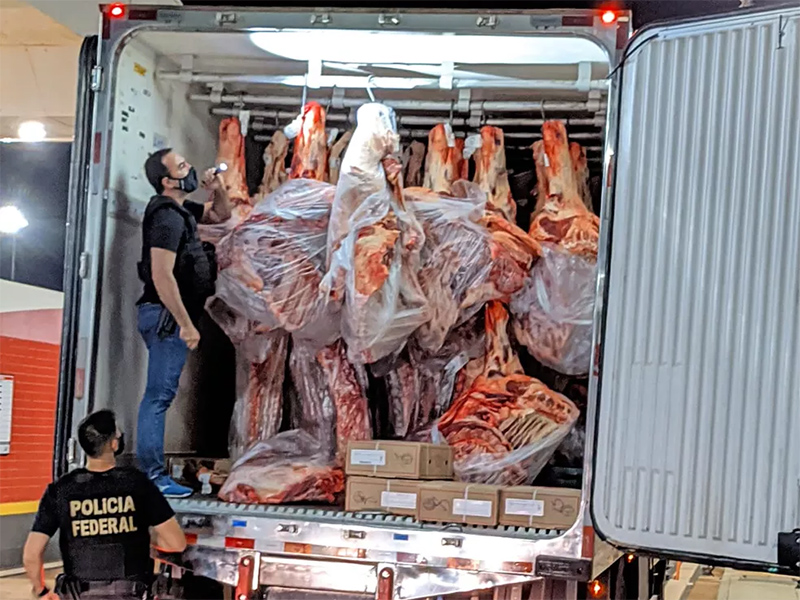 PF encontra cocaína no teto de carroceria de caminhão refrigerado em rodovia de Assis